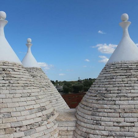 I Trulli Del Mulino Villa Locorotondo Bagian luar foto