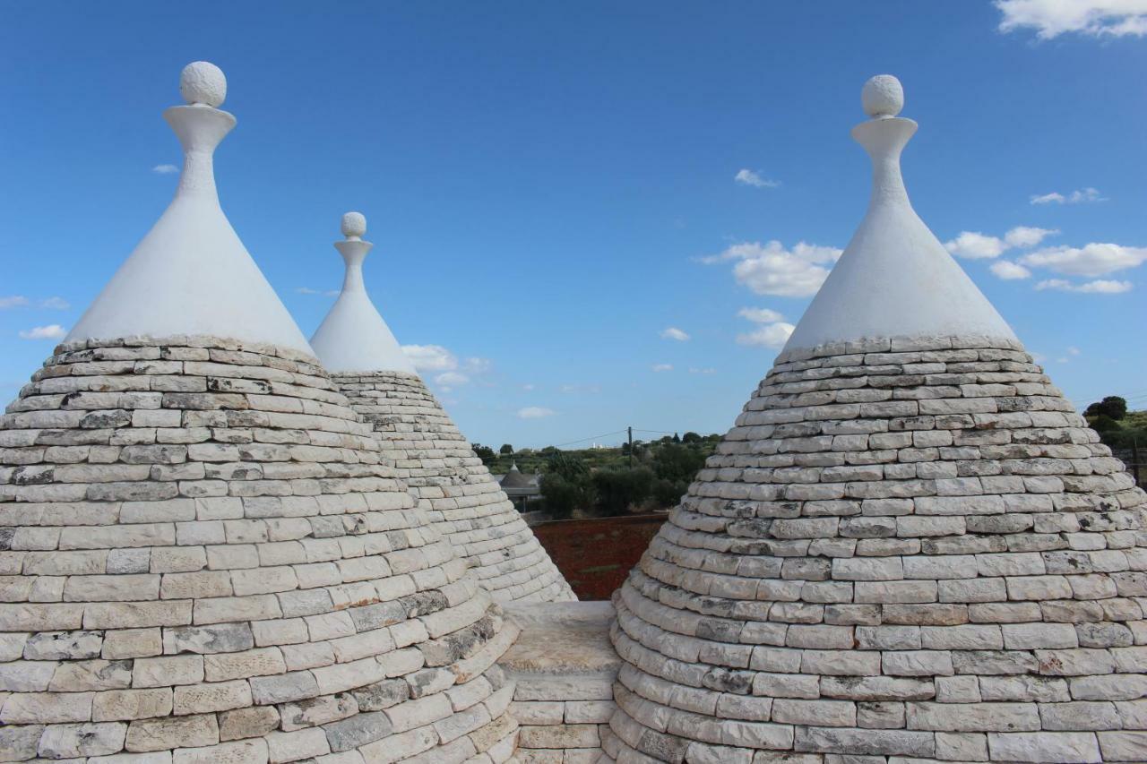 I Trulli Del Mulino Villa Locorotondo Bagian luar foto