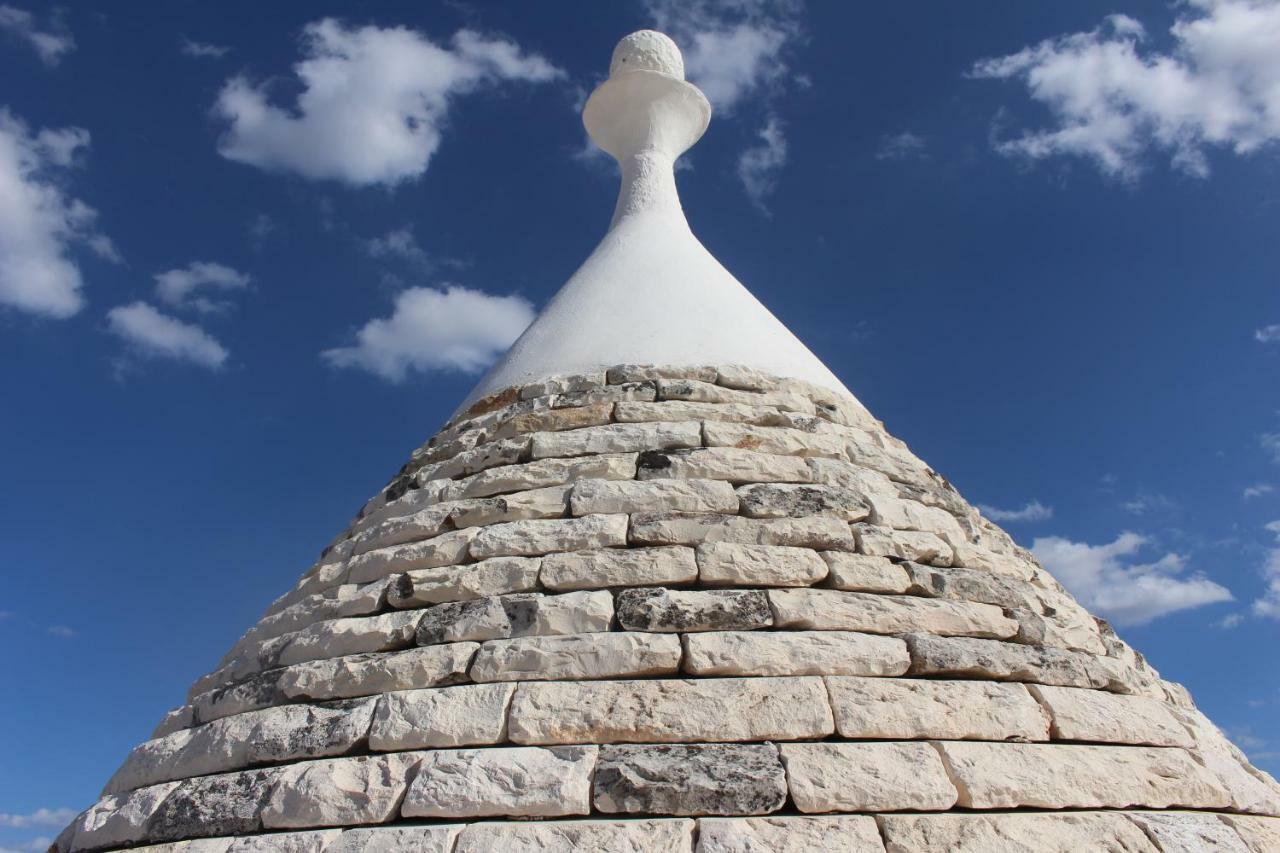 I Trulli Del Mulino Villa Locorotondo Bagian luar foto